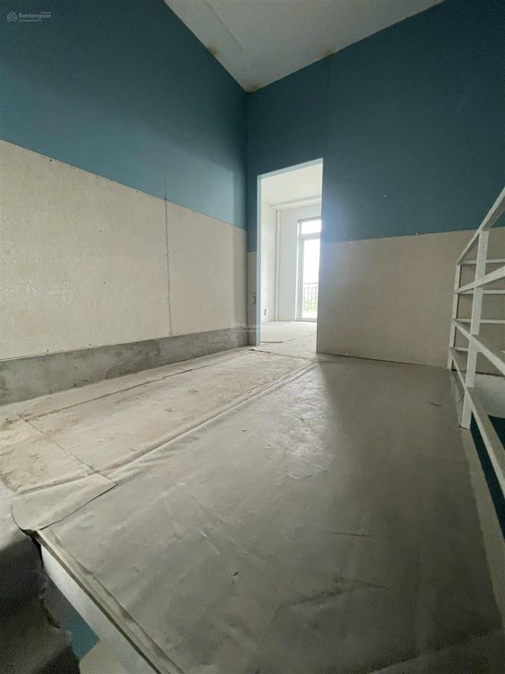 Cho thuê nhà thô, view công viên hồ bơi, 1 trệt 2 lầu, 82.5m2. 5m x 16.5m.  chị năng 0383 989 ***