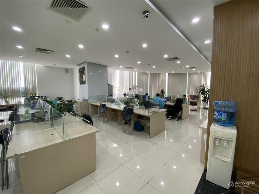 Chính chủ cho thuê vp mặt phố mễ trì hạ, sàn đẹp, vuông vắn lô góc full ánh sáng tự nhiên.  ngay
