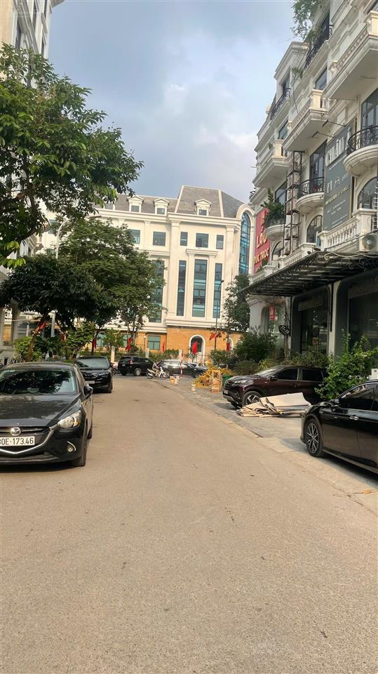 Cho thuê cửa hàng 90m2 tại phố dịch vọng hậu, 25 triệu.0982 908 ***