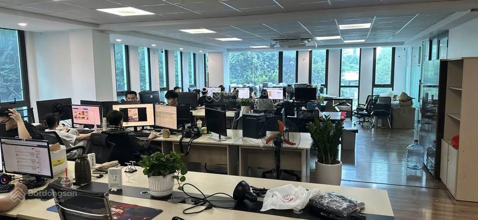 Cho thuê gấp vp mặt phố khuất duy tiến, diện tích 150m2 giá rẻ.  0982 908 ***
