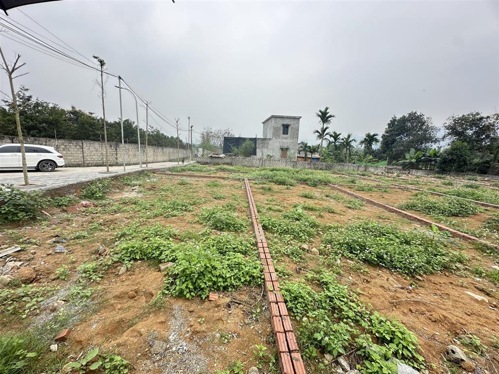 Bán lô đất 100m2 sát dự án nghỉ dưỡng lớn utopia 200ha lạc thuỷ  hoà bình chỉ 790 triệu