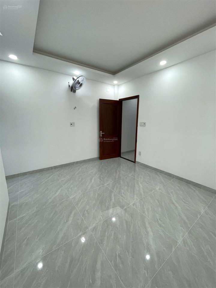 Nhà mới xây thiết kế đẹp dọn vào ở ngay hẻm xh rộng rãi, 4.2x15.7m, 4.5 tấm, 6.8 tỷ tl chính chủ