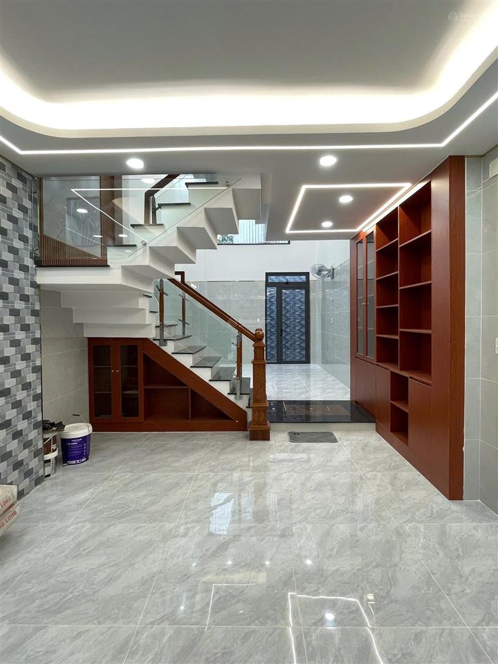 Nhà mới xây thiết kế đẹp dọn vào ở ngay hẻm xh rộng rãi, 4.2x15.7m, 4.5 tấm, 6.8 tỷ tl chính chủ