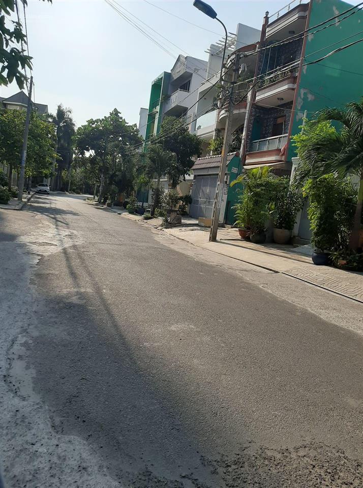 Bán lô đất vị trí đẹp mt đông đúc gần bến xe miền tây thích hợp xây nhà mới, 4x16m, 8 tỷ