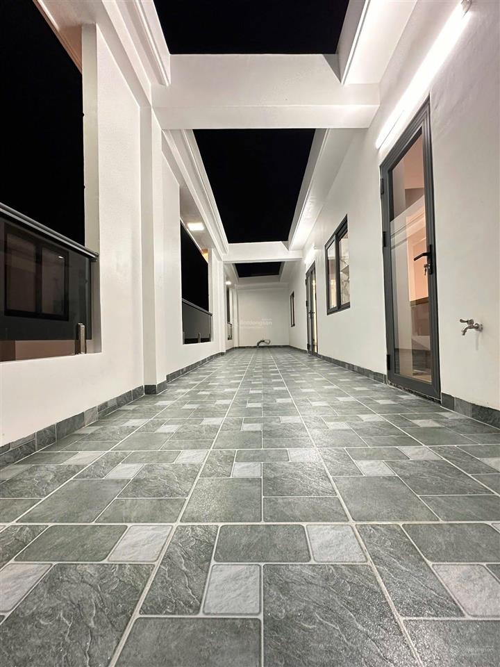 Nhà mới xây nội thất đẹp cao cấp hẻm xe hơi 2/ đường chiến lược, 13x8m, 4.5 tấm, bình tân