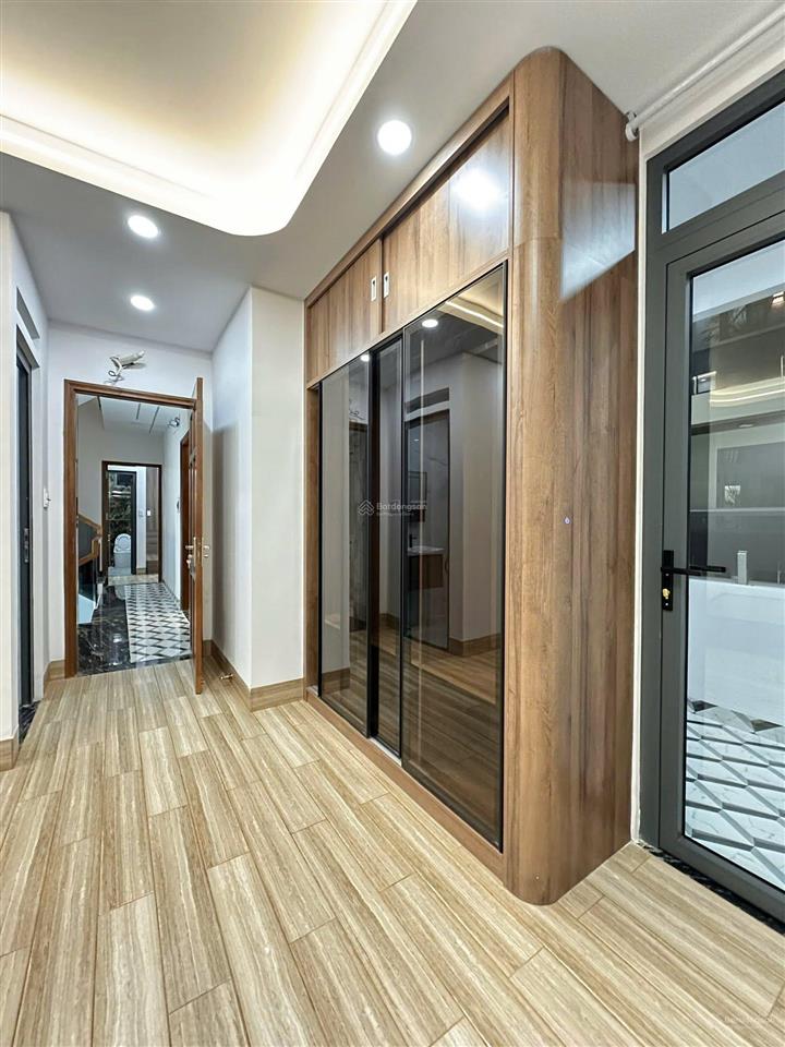 Nhà mới xây nội thất đẹp cao cấp hẻm xe hơi 2/ đường chiến lược, 13x8m, 4.5 tấm, bình tân