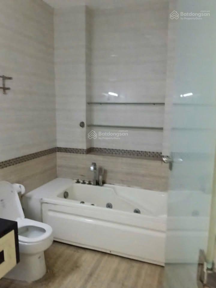 Nhà cho thuê kiên cô dọn vào ở ngay mtnb khu dân cư bình phú quận 6, 4x18m, 3.5 tấm, 18tr