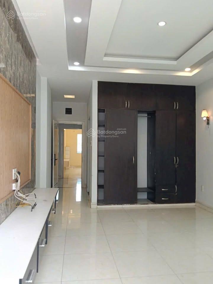 Nhà cho thuê kiên cô dọn vào ở ngay mtnb khu dân cư bình phú quận 6, 4x18m, 3.5 tấm, 18tr
