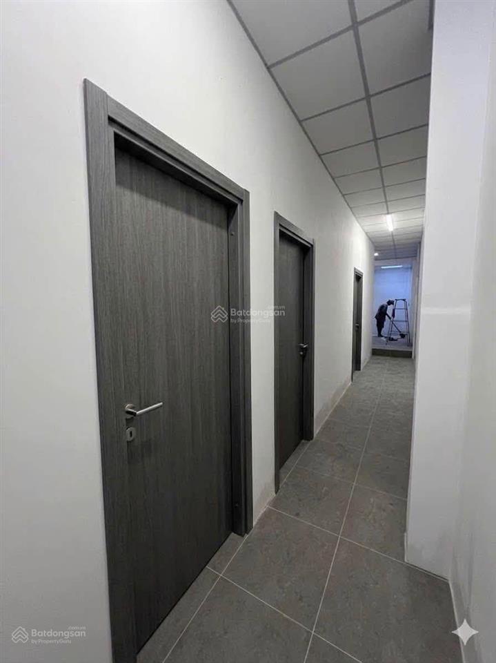 Bán nhà mt kinh doanh sầm uất nhất khu dân cư hiện hữu, pháp lí rõ ràng, 4.5x27m, cấp 4, 12.3 tỷ tl
