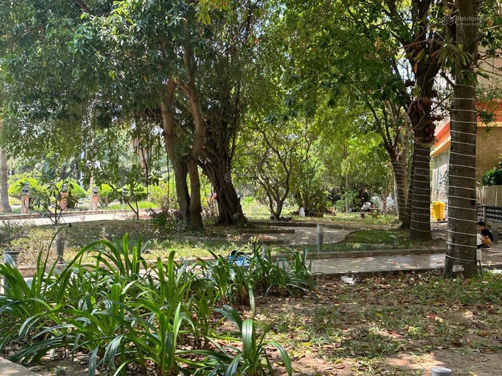 Bán căn hộ era town. dt 147m2, 3pn, 3wc, ntđđ, giá 4.5 tỷ, bao hết.  trúc