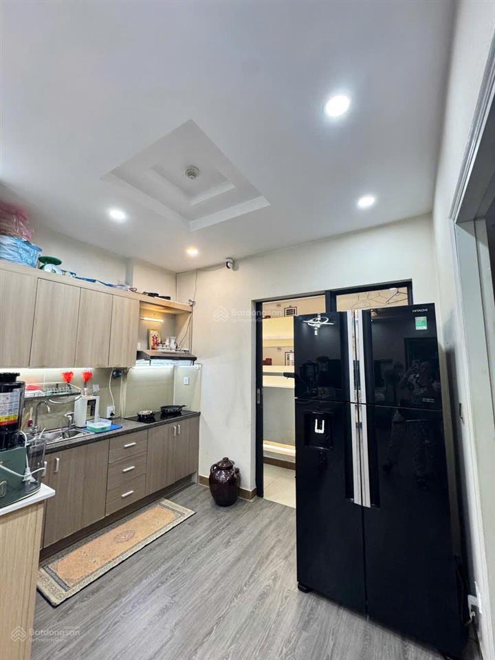 Bán căn hộ era town. dt 67m2, 2pn, 2wc, ntđđ, giá 2.75 tỷ.  trúc