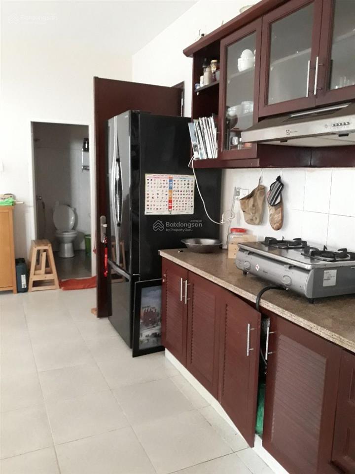 Bán căn hộ phú mỹ thuận, dt 95m2, 2pn, 2wc, nhà trống, view công viên. giá 2.6tỷ