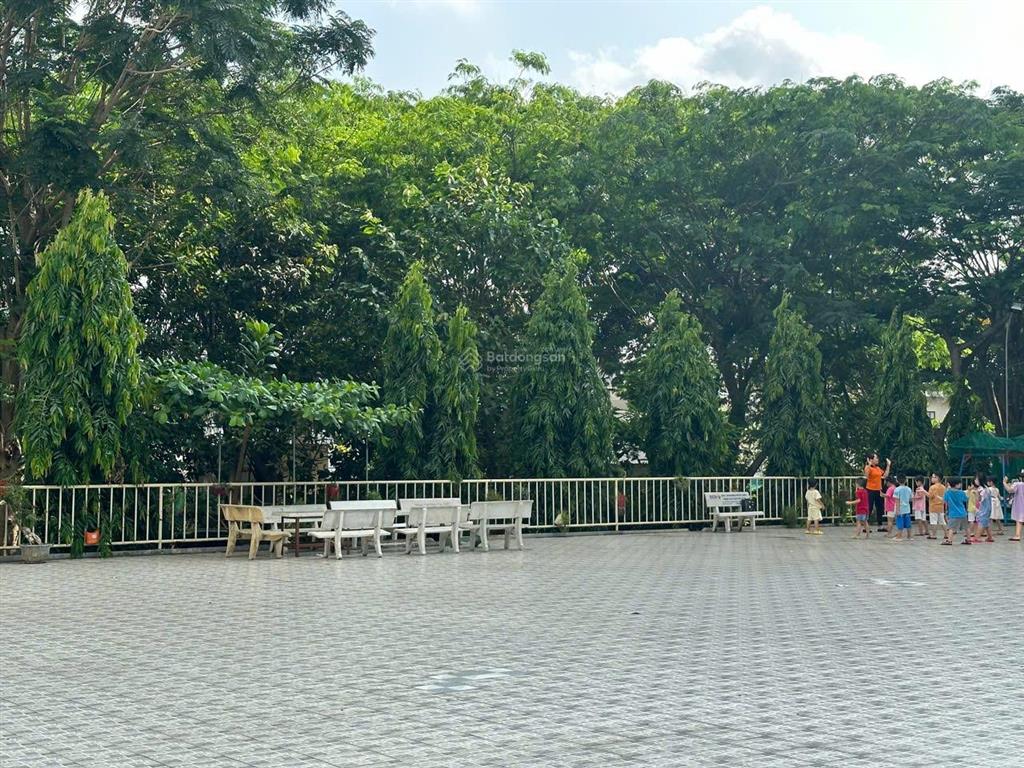 Bán căn hộ phú mỹ thuận, dt 95m2, 2pn, 2wc, nhà trống, view công viên. giá 2.6tỷ