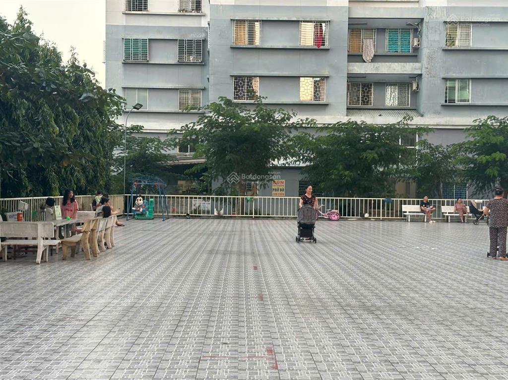 Bán căn hộ phú mỹ thuận, dt 95m2, 2pn, 2wc, nhà trống, view công viên. giá 2.6tỷ