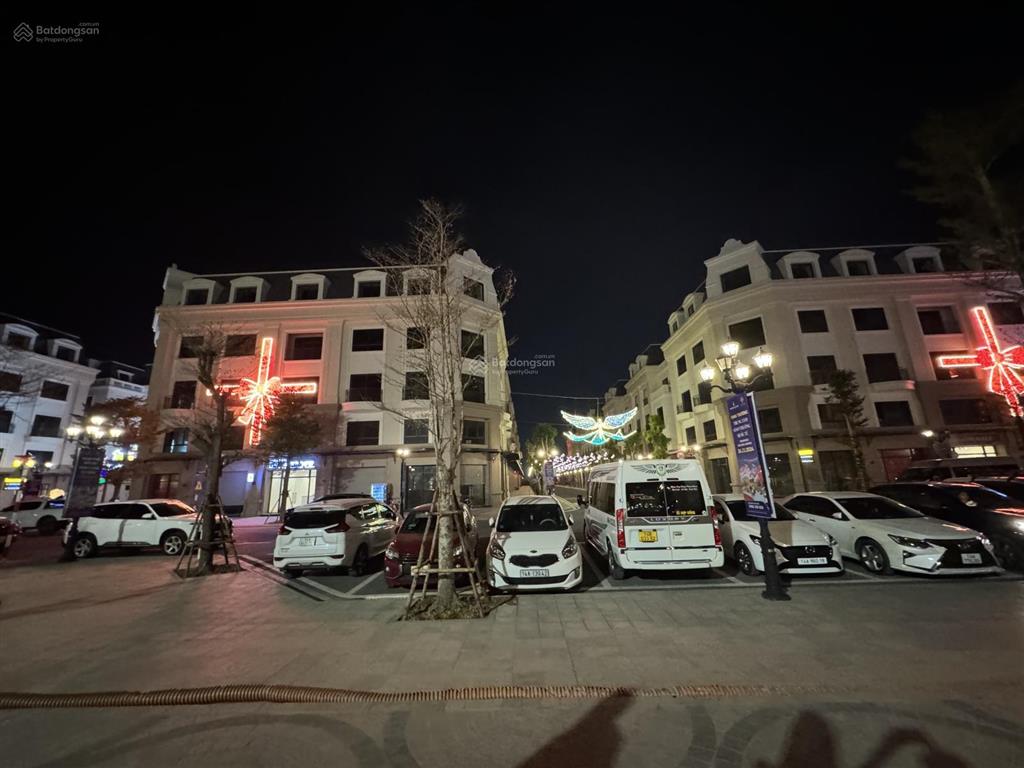 Bán gấp nhà liền kề tại vinhomes golden avenue móng cái, giá siêu hời 5,35 tỷ, 77,5m2