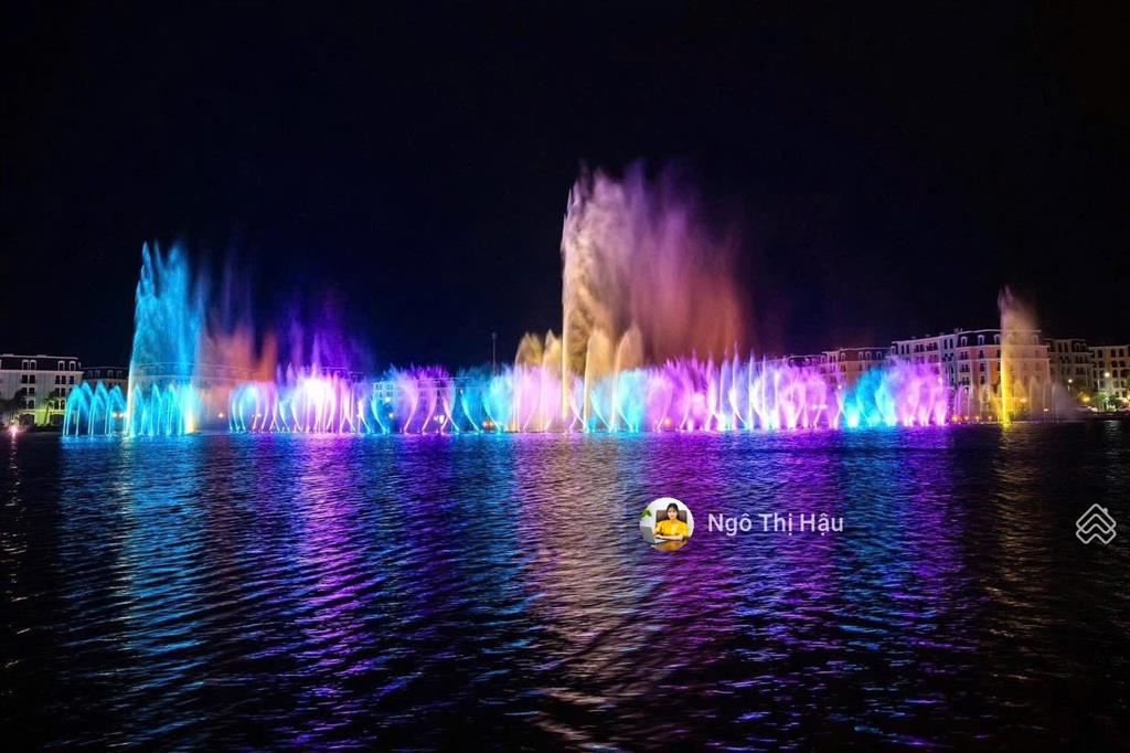 Bán căn hộ skym, hạ long, giá 1,4 tỷ 1 căn view vịnh và hồ nhạc nước ánh sáng halo bay show