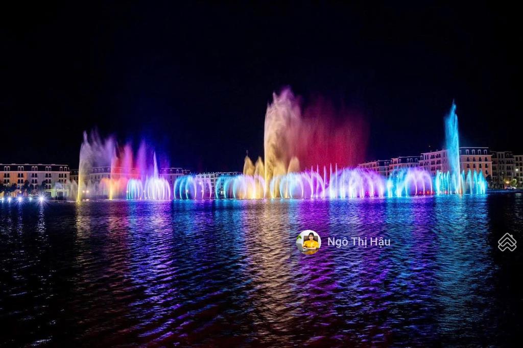 Bán căn hộ skym, hạ long, giá 1,4 tỷ 1 căn view vịnh và hồ nhạc nước ánh sáng halo bay show