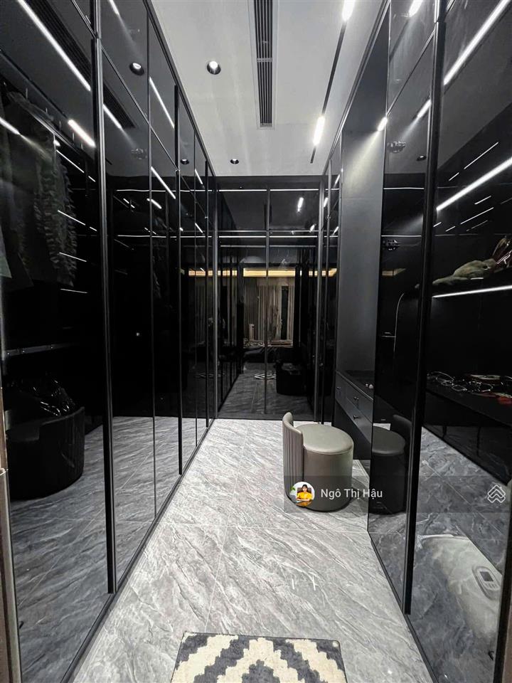 Bán gấp shophouse 75m2, giá 1.6 tỷ tại vinhomes golden avenue móng cái