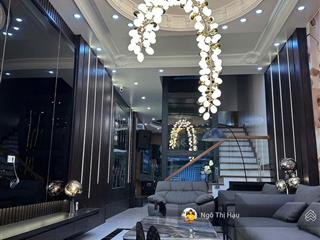 Bán gấp shophouse 75m2, giá 1.6 tỷ tại vinhomes golden avenue móng cái