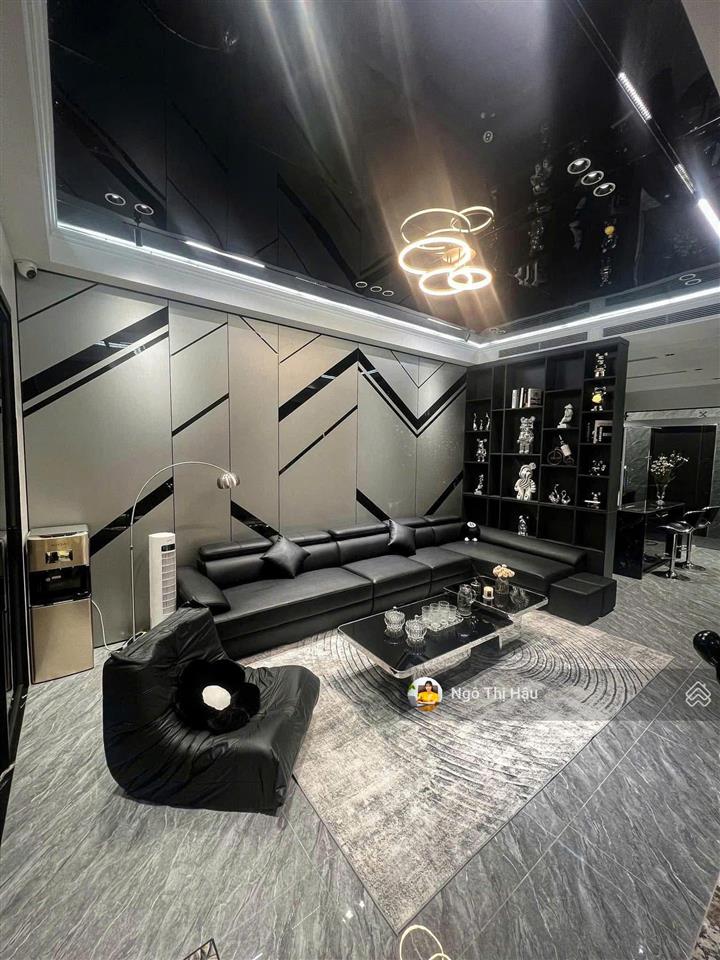 Bán gấp shophouse 75m2, giá 1.6 tỷ tại vinhomes golden avenue móng cái