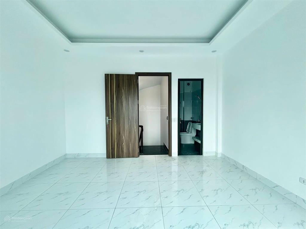 Chỉ 5,6 tỷ có ngay nhà mới keng về ở ngay  bắc từ liêm  ngõ rộng thoáng 30m2  5 tầng  mt4,5 m