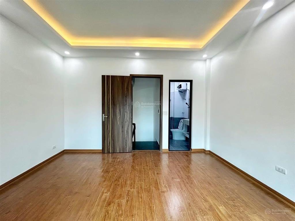 Chỉ 5,6 tỷ có ngay nhà mới keng về ở ngay  bắc từ liêm  ngõ rộng thoáng 30m2  5 tầng  mt4,5 m