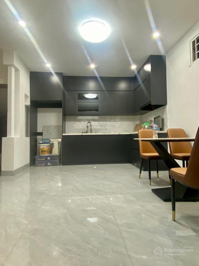 ** hơn 7 tỷ có ngay nhà đẹp lô góc, mới keng, quận cầu giấy 32m2  5 tầng  mt 4,1m nhà 5 tầng