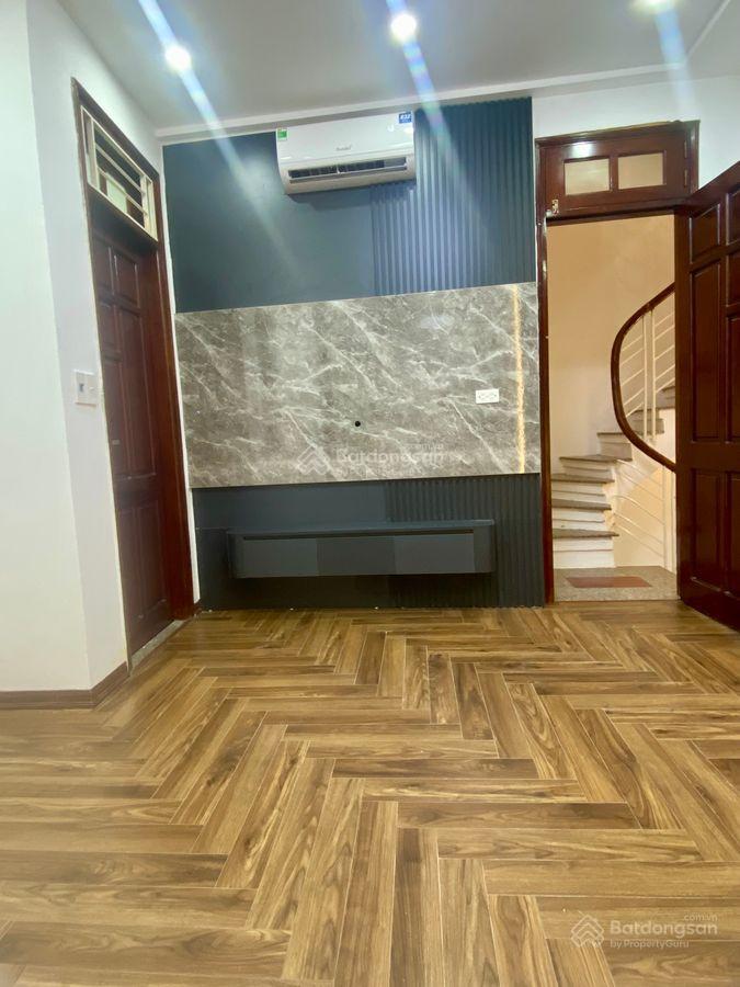 ** hơn 7 tỷ có ngay nhà đẹp lô góc, mới keng, quận cầu giấy 32m2  5 tầng  mt 4,1m nhà 5 tầng