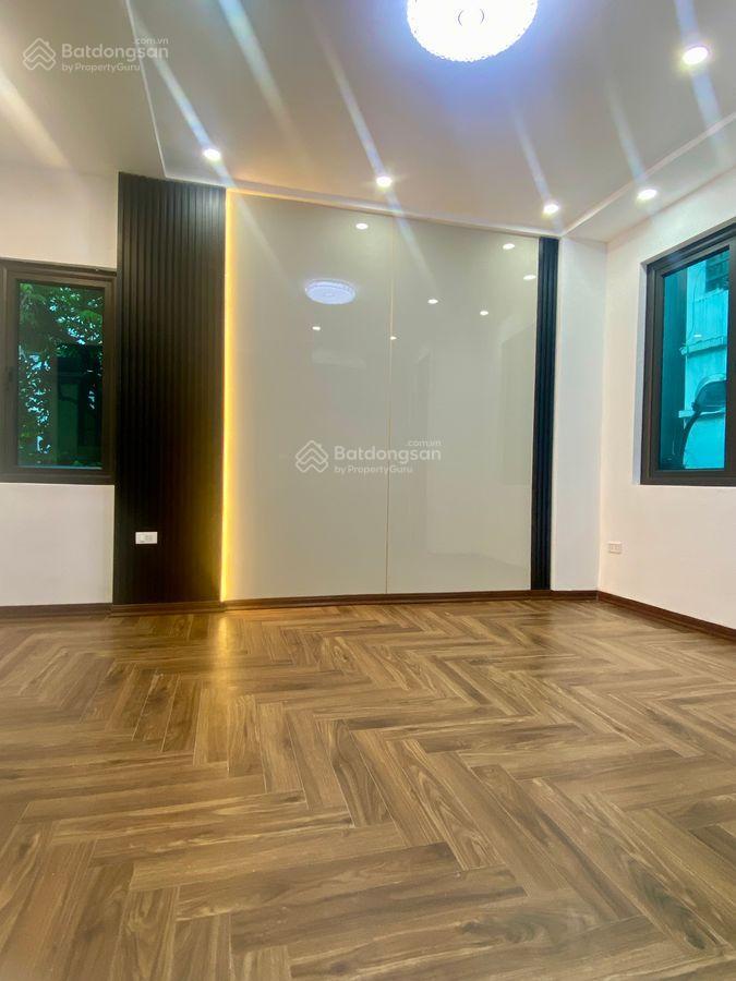 ** hơn 7 tỷ có ngay nhà đẹp lô góc, mới keng, quận cầu giấy 32m2  5 tầng  mt 4,1m nhà 5 tầng