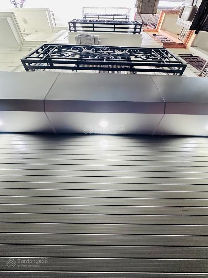 Nhà đẹp mới keng 5 tầng thang máy 2 mặt ngõ phạm văn đồng 40m2  5 tầng  mt4,5m /giá 9,9 tỷ *