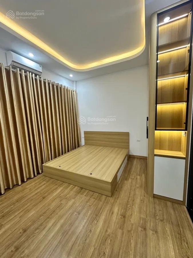 Nhà đẹp mới keng 5 tầng thang máy 2 mặt ngõ phạm văn đồng 40m2  5 tầng  mt4,5m /giá 9,9 tỷ *