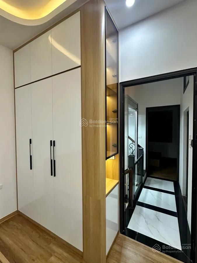 Nhà đẹp mới keng 5 tầng thang máy 2 mặt ngõ phạm văn đồng 40m2  5 tầng  mt4,5m /giá 9,9 tỷ *