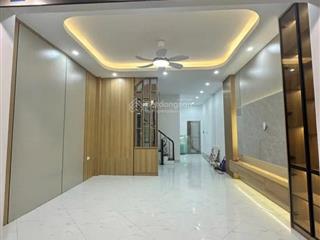 Nhà đẹp mới keng 5 tầng thang máy 2 mặt ngõ phạm văn đồng 40m2  5 tầng  mt4,5m /giá 9,9 tỷ *