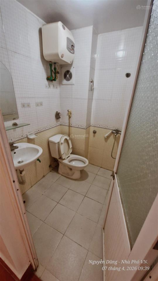 Mặt phố cổ nhuế  vỉa hè rộng rãi buôn bán sầm uất bậc nhất từ liêm 60m2  5 tầng / giá 15,7 tỷ