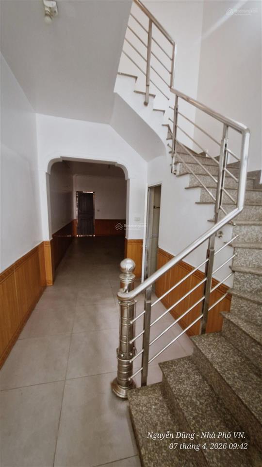 Mặt phố cổ nhuế  vỉa hè rộng rãi buôn bán sầm uất bậc nhất từ liêm 60m2  5 tầng / giá 15,7 tỷ