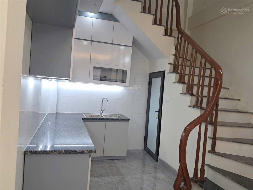 Giảm sâu căn nhà 6 tầng lô góc ngõ thông  khâm thiên  đống đa 30m2  6 tầng / giá 7,6tỷ