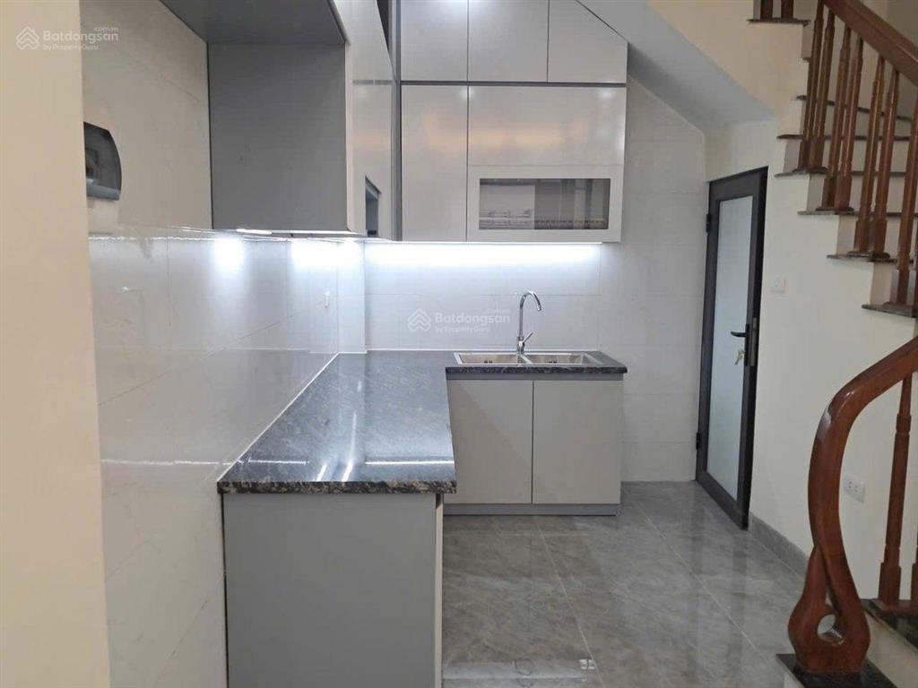 Giảm sâu căn nhà 6 tầng lô góc ngõ thông  khâm thiên  đống đa 30m2  6 tầng / giá 7,6tỷ
