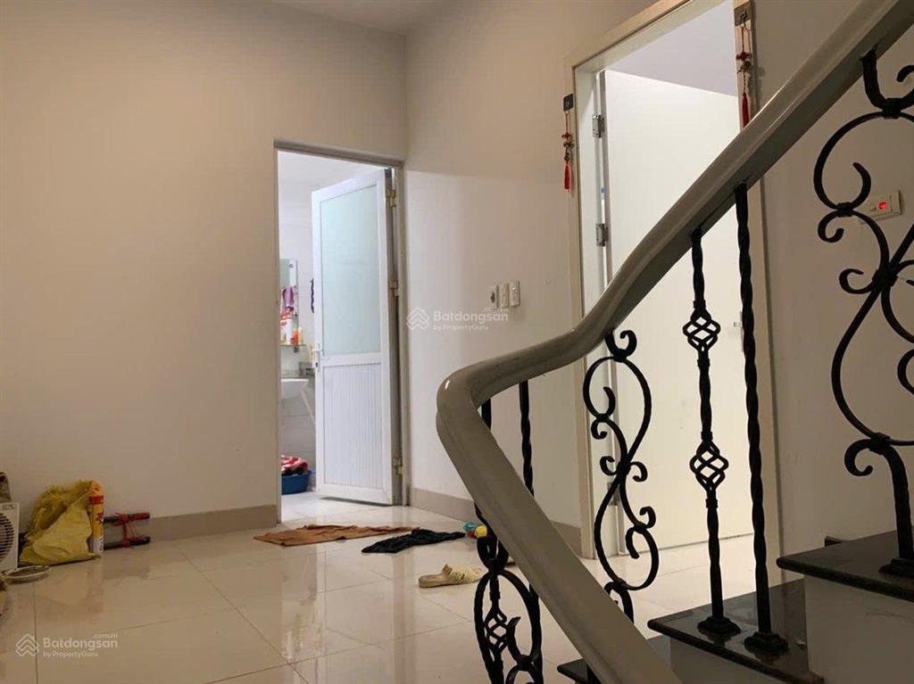 6cần tiền bán gấp căn biệt thự sân vườn phường tây tựu ( giá bay nhanh 69 tr/m)210m2 x 4 tầng