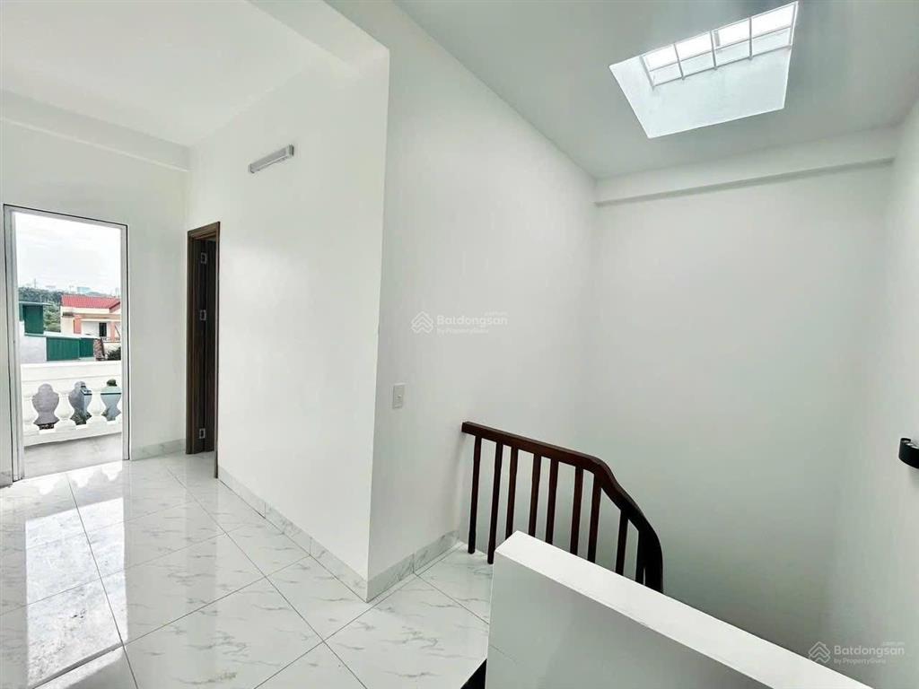 Chỉ 5,3 tỷ có ngay nhà 5 tầng mới  phố hoàng liên phường thượng cát 32m2  5 tâng mt 4,2m *