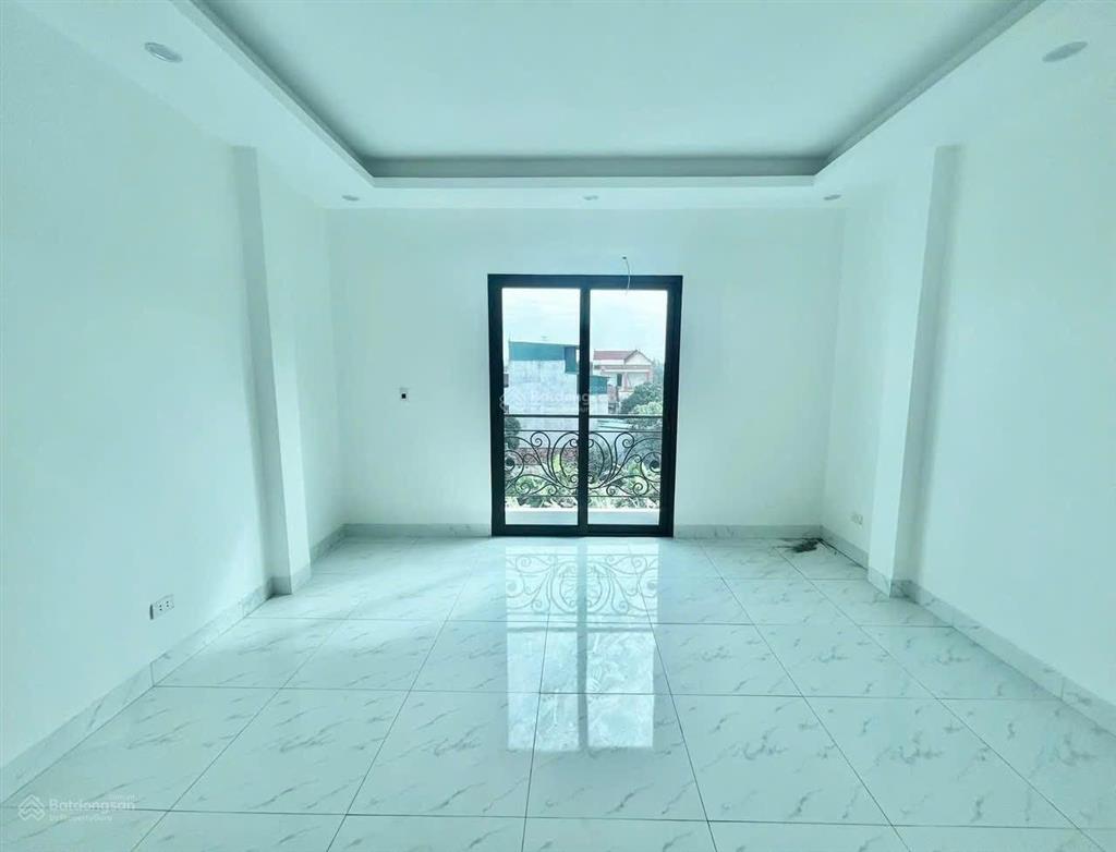 Chỉ 5,3 tỷ có ngay nhà 5 tầng mới  phố hoàng liên phường thượng cát 32m2  5 tâng mt 4,2m *