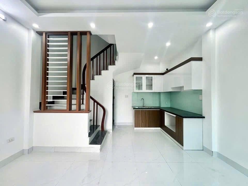 Chỉ 5,3 tỷ có ngay nhà 5 tầng mới  phố hoàng liên phường thượng cát 32m2  5 tâng mt 4,2m *