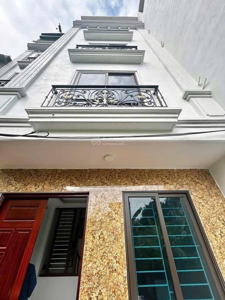 Chỉ 5,3 tỷ có ngay nhà 5 tầng mới  phố hoàng liên phường thượng cát 32m2  5 tâng mt 4,2m *