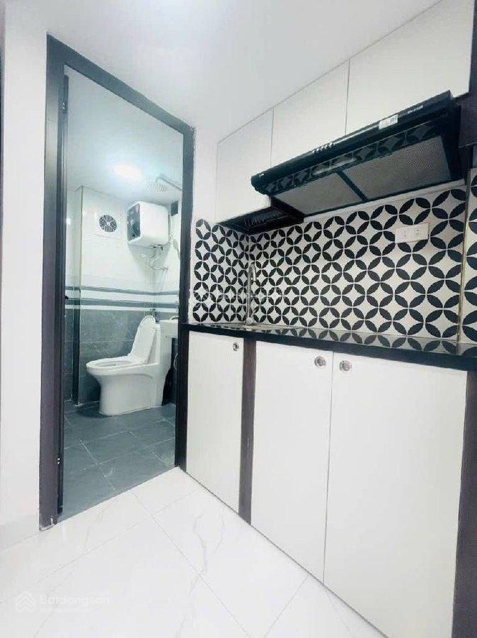 Nhỉnh 13 tỷ có ngay chdv 18 phòng khép kín đã vận hành ful doanh thu 700tr/năm 50m2, 8t, mt 4,6m