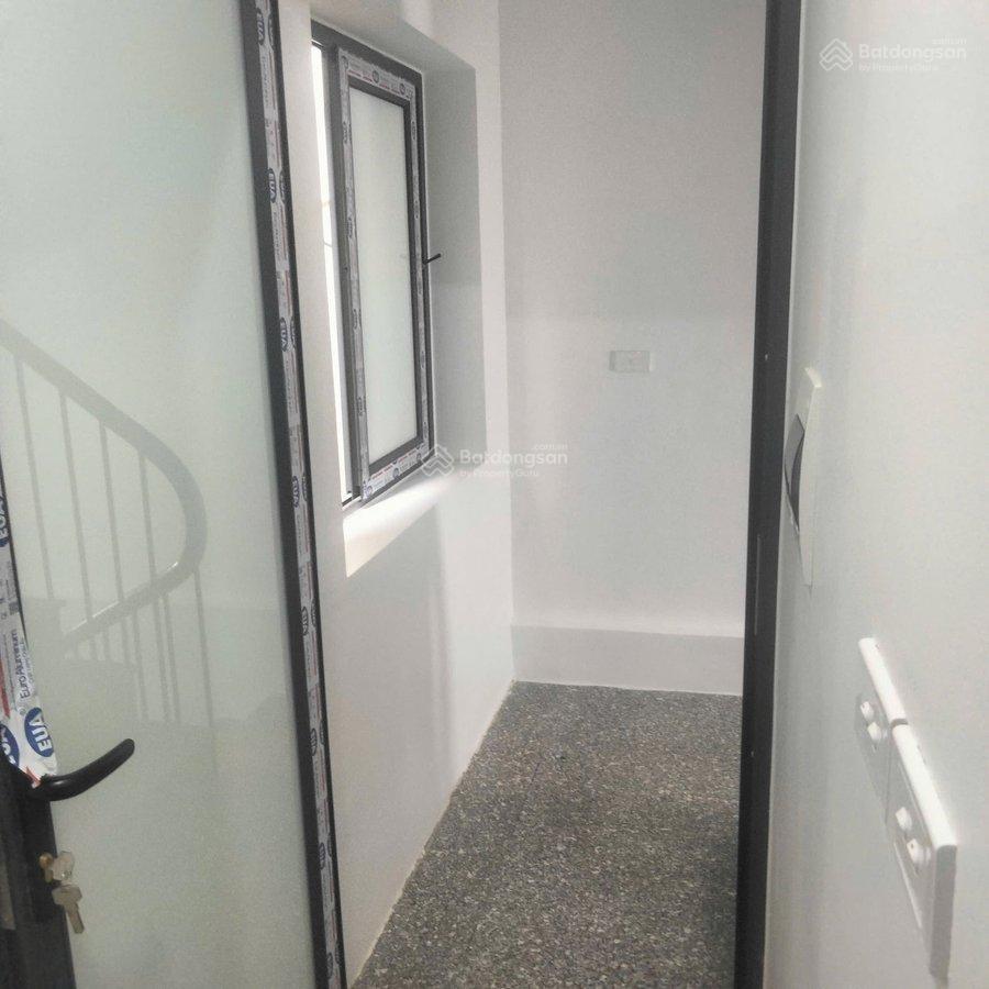 Gấp gấp gấp nhà đẹp lô góc 6 tầng phố khâm thiên đống đa 30m2  6 tầng  4 ngủ / giá 7,8 tỷ *