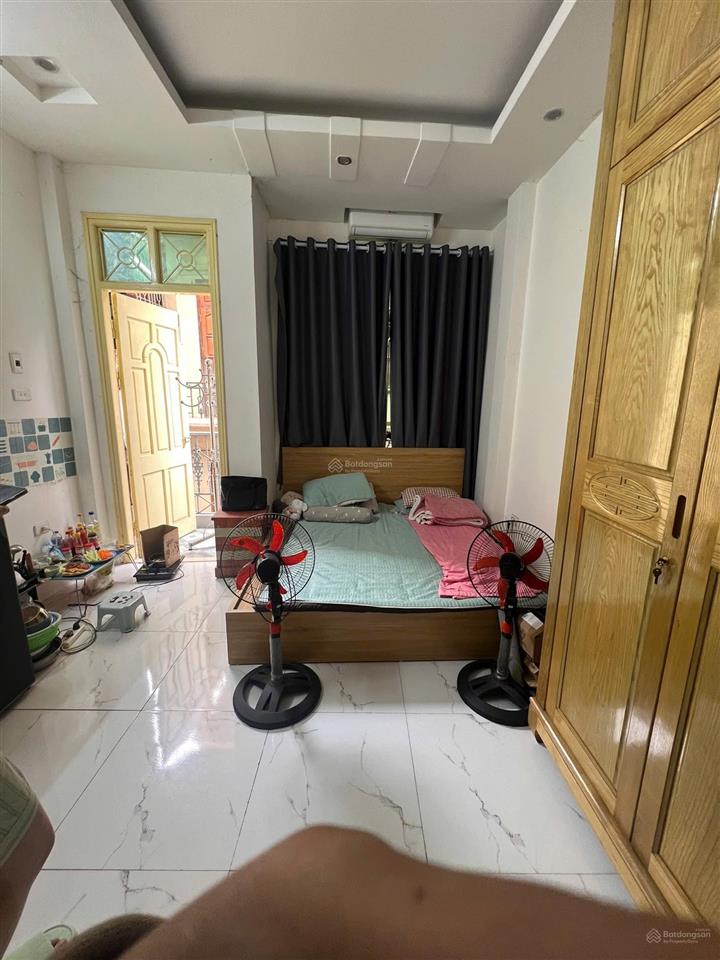 Bán nhà riêng tại cổ nhuế, giá cực chất chỉ với 5,7 tỷ, 28 m2
