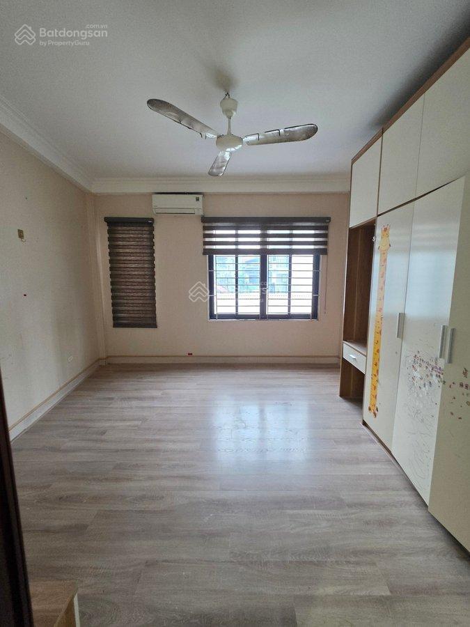 Chủ bị sốt ! giảm giá bất ngờ căn nhà đẹp  phố cổ nhuế 42m2  5 tầng  mt 4,1 m / giá 7tỷ *