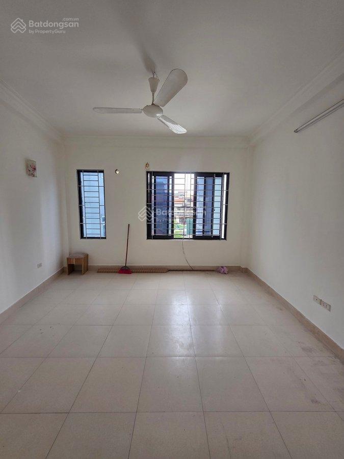 Chủ bị sốt ! giảm giá bất ngờ căn nhà đẹp  phố cổ nhuế 42m2  5 tầng  mt 4,1 m / giá 7tỷ *