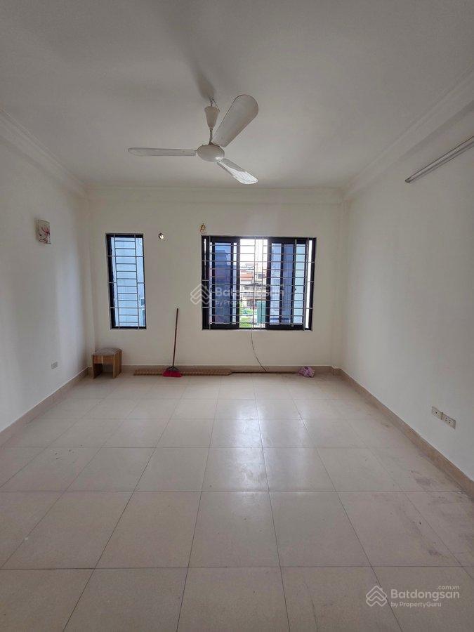 Chủ bị sốt ! giảm giá bất ngờ căn nhà đẹp  phố cổ nhuế 42m2  5 tầng  mt 4,1 m / giá 7tỷ *