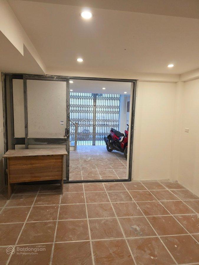 Chủ bị sốt ! giảm giá bất ngờ căn nhà đẹp  phố cổ nhuế 42m2  5 tầng  mt 4,1 m / giá 7tỷ *