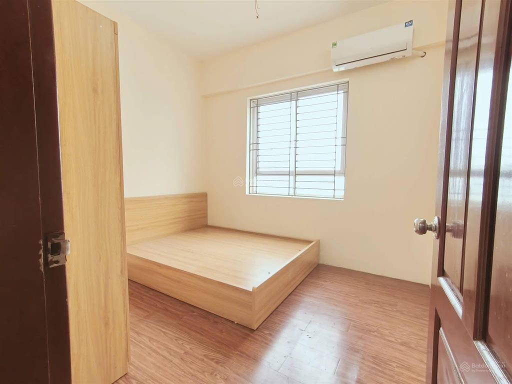 Chính chủ cần bán gấp chung cư 2 ngủ + 1 wc / giá 4,4 tỷ thành phố giao lưu